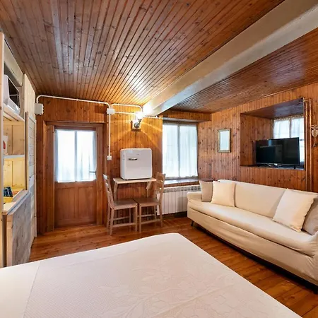 ベッド・アンド・ブレックファスト Casa Quaroni Anzino